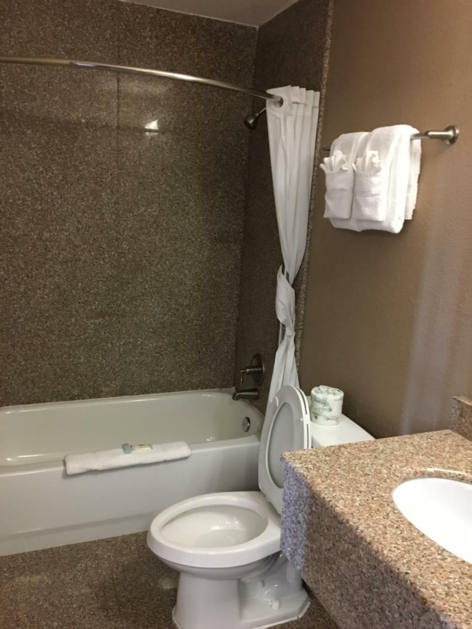 Suburban Extended Stay La Place Extérieur photo